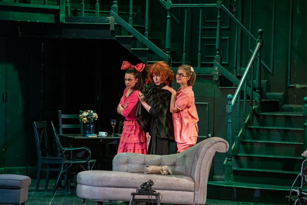 opt femei dec 25 _ foto vd (25)